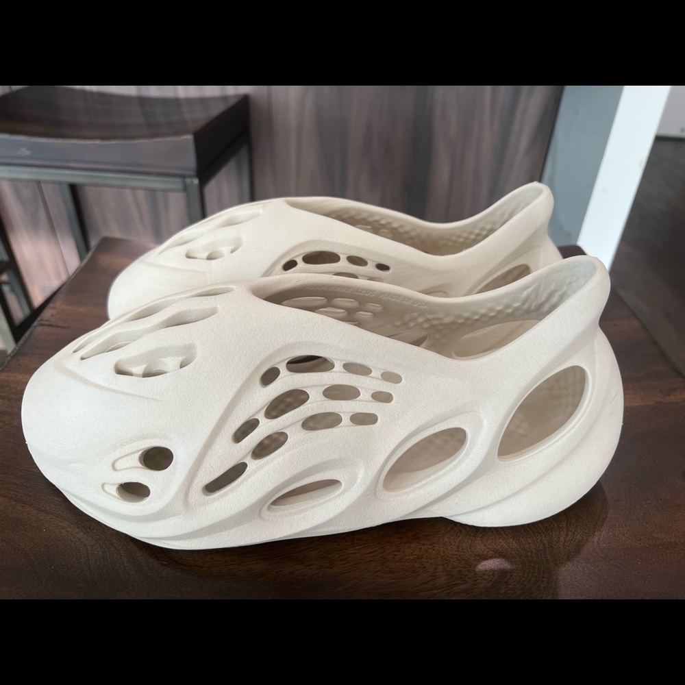 adidas Yeezy Foam RNNR size 12